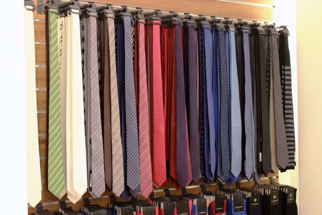 Krawaty Lanĉerto (79,90 zł – 100% poliester, 139,90 – 100% jedwab)