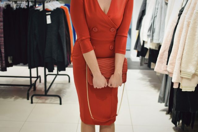 czerwona sukienka na wigilie