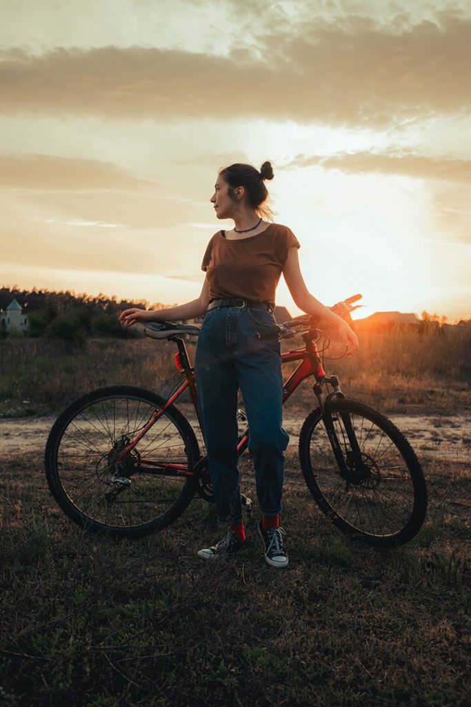 dziewczyna z rowerem