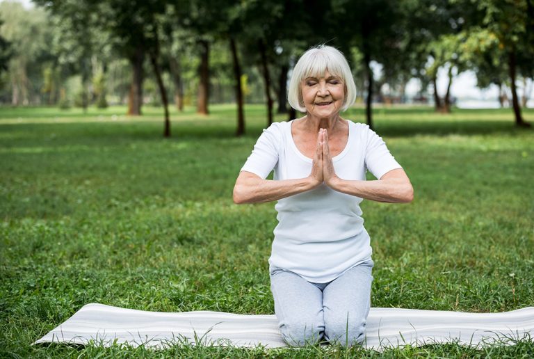 Joga dla seniorów – joga po 60 roku życia
